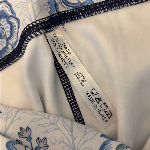 NWT Tuckernuck Blue and White Floral Bike Shorts - XS - Picture 10 of 10